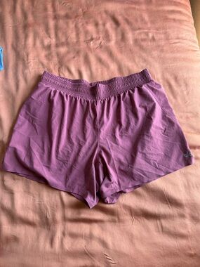 LIKE NEW Alo Yoga Shorts